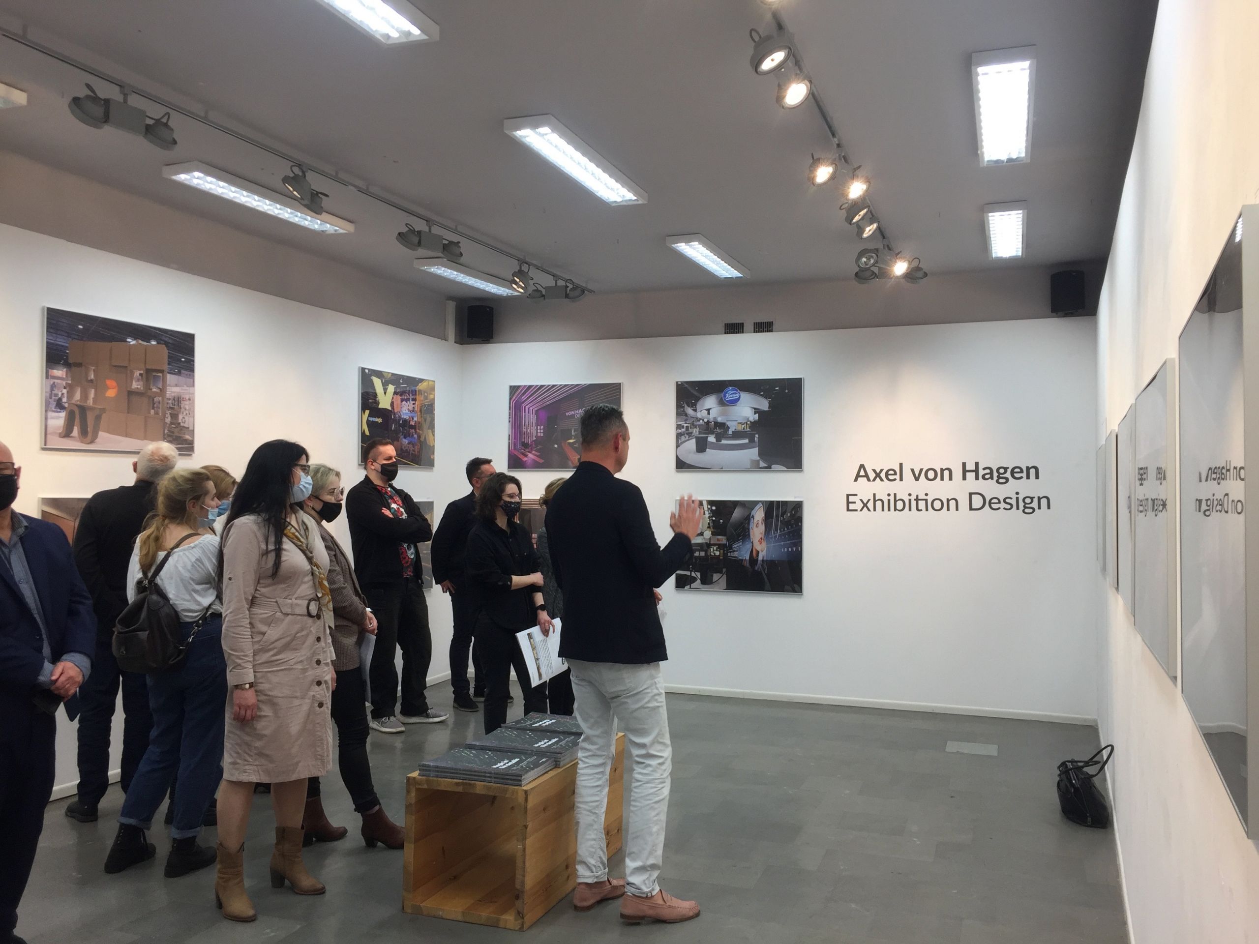 Zdjęcie do artykułu: Relacja z wernisażu wystawy Axela von Hagena pt. „Exhibition Design” w Akademickiej Galerii Sztuki Instytutu Sztuk Wizualnych