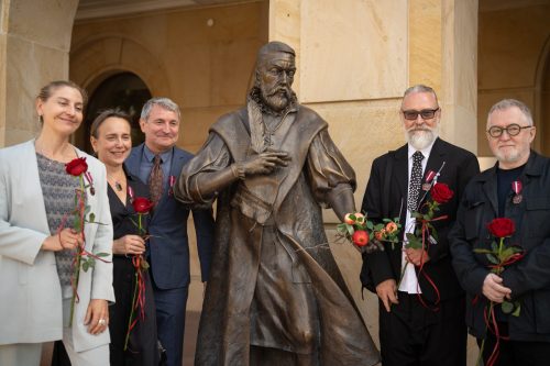 Gala wręczenia medali &bdquo;Zasłużony Kulturze Gloria Artis&rdquo; w czasie inauguracji roku akademickiego w Uniwersytecie Jana Kochanowskiego w Kielcach