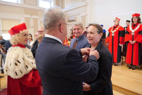 Gala wręczenia medali &bdquo;Zasłużony Kulturze Gloria Artis&rdquo; w czasie inauguracji roku akademickiego w Uniwersytecie Jana Kochanowskiego w Kielcach