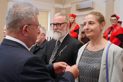 Gala wręczenia medali &bdquo;Zasłużony Kulturze Gloria Artis&rdquo; w czasie inauguracji roku akademickiego w Uniwersytecie Jana Kochanowskiego w Kielcach