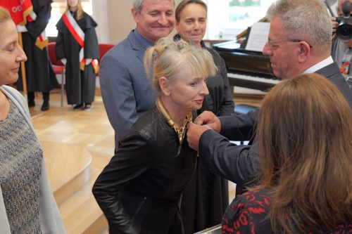 Gala wręczenia medali &bdquo;Zasłużony Kulturze Gloria Artis&rdquo; w czasie inauguracji roku akademickiego w Uniwersytecie Jana Kochanowskiego w Kielcach
