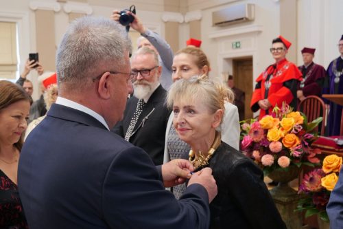 Gala wręczenia medali &bdquo;Zasłużony Kulturze Gloria Artis&rdquo; w czasie inauguracji roku akademickiego w Uniwersytecie Jana Kochanowskiego w Kielcach