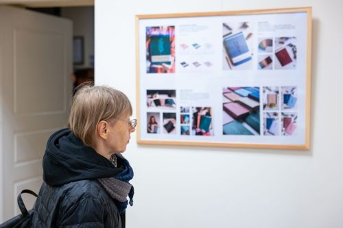 Joanna Kurkiewicz Papier plus druk. Między grafiką a rzemiosłem