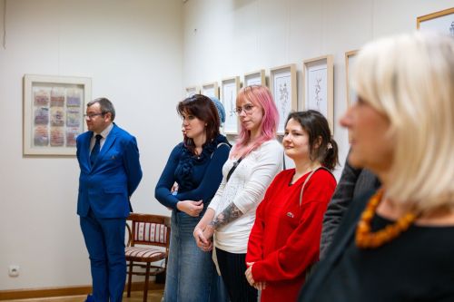 Joanna Kurkiewicz Papier plus druk. Między grafiką a rzemiosłem