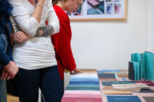 Joanna Kurkiewicz "Papier plus druk. Między grafiką a rzemiosłem"